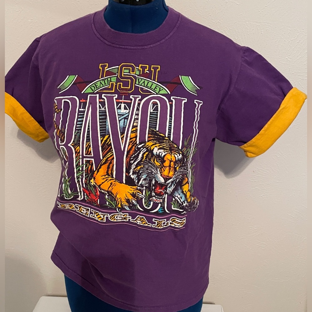 VINTAGE LSU T-SHIRT Sixe XL Cute roll up short sleeve. Roll up sleeves